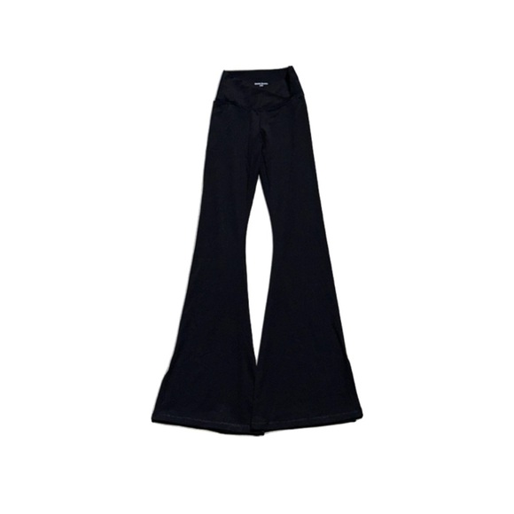 Social Tourist Other - HOLLISTER V-Waist Flared Yoga Pants